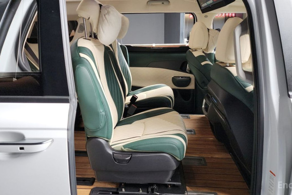 2024 Kia Carnival с пробегом 16 875 км