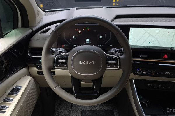 2023 Kia Carnival с пробегом 24 018 км