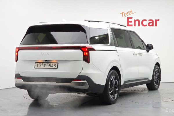 2024 Kia Carnival с пробегом 23 132 км