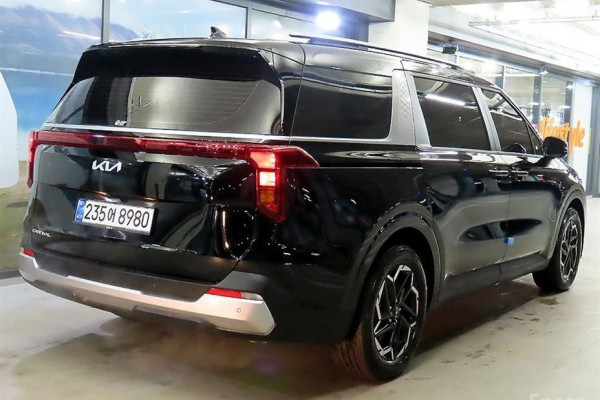2025 Kia Carnival с пробегом 2 271 км