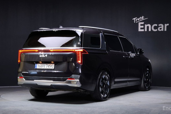 2024 Kia Carnival с пробегом 24 977 км
