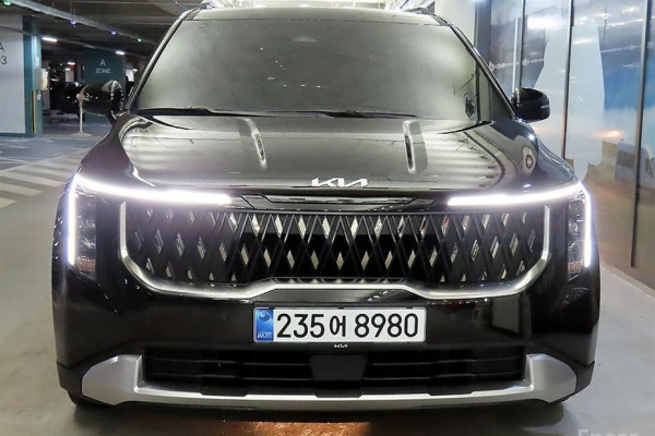 2025 Kia Carnival с пробегом 2 271 км