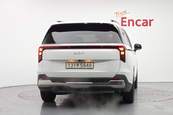 2024 Kia Carnival с пробегом 23 132 км