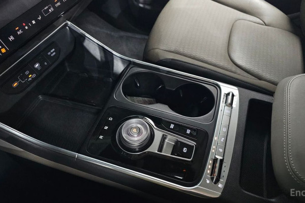 2024 Kia Carnival с пробегом 16 955 км