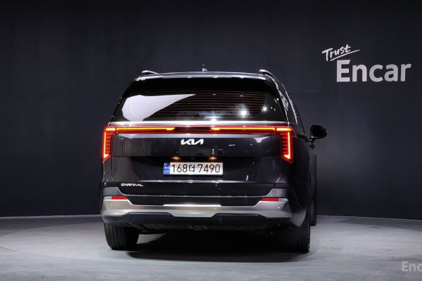 2024 Kia Carnival с пробегом 24 977 км