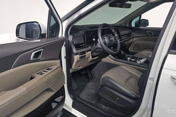 2024 Kia Carnival с пробегом 16 955 км