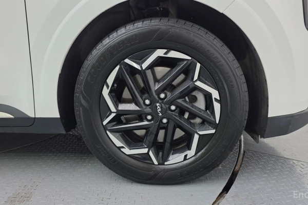 2024 Kia Carnival с пробегом 23 132 км