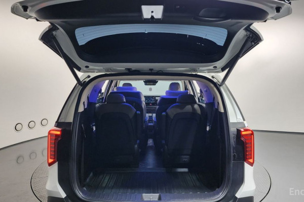 2024 Kia Carnival с пробегом 16 119 км