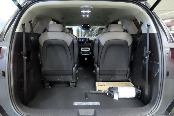 2025 Kia Carnival с пробегом 2 271 км