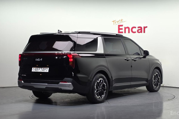 2025 Kia Carnival с пробегом 15 567 км