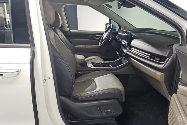 2024 Kia Carnival с пробегом 16 955 км