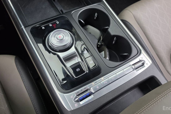 2024 Kia Carnival с пробегом 23 132 км