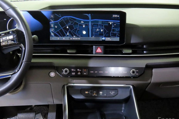 2024 Kia Carnival с пробегом 11 000 км