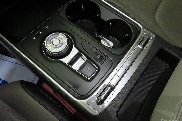 2024 Kia Carnival с пробегом 11 000 км