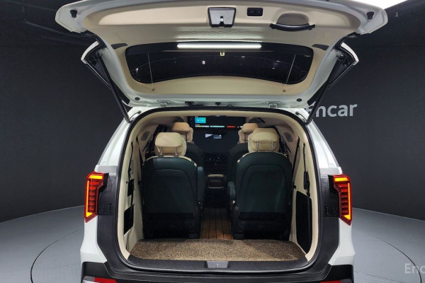 2024 Kia Carnival с пробегом 16 875 км