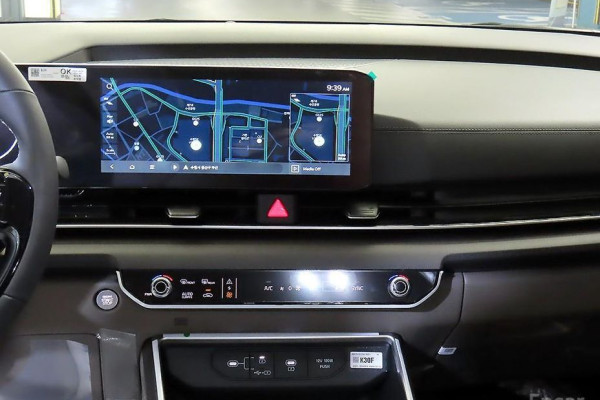 2025 Kia Carnival с пробегом 2 271 км