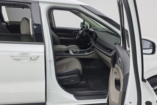 2024 Kia Carnival с пробегом 23 132 км