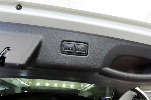 2024 Kia Carnival с пробегом 11 000 км