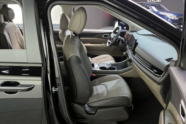 2025 Kia Carnival с пробегом 15 567 км