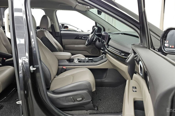 2024 Kia Carnival с пробегом 24 977 км