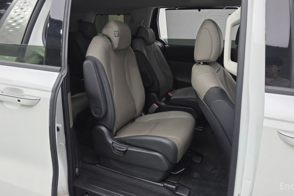 2024 Kia Carnival с пробегом 23 132 км