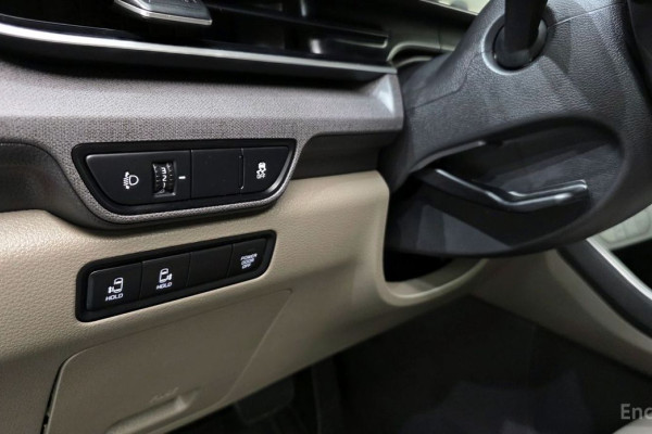 2025 Kia Carnival с пробегом 15 567 км