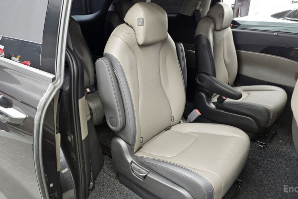 2024 Kia Carnival с пробегом 24 977 км