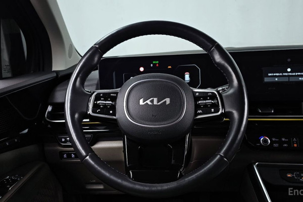 2024 Kia Carnival с пробегом 24 977 км