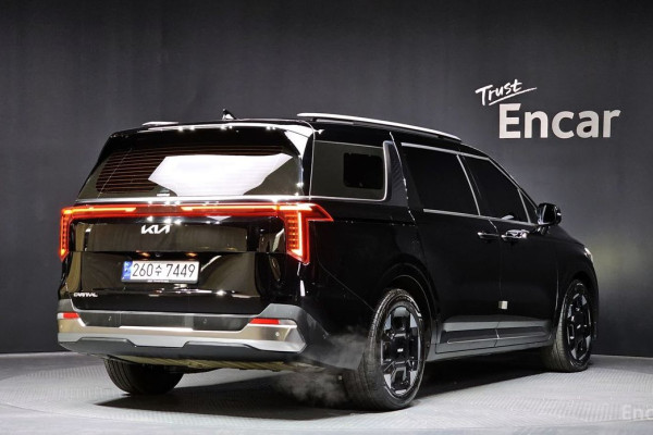 2024 Kia Carnival с пробегом 27 936 км