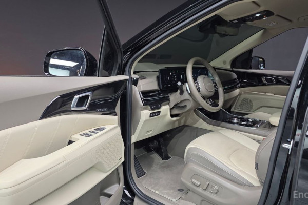 2024 Kia Carnival с пробегом 24 100 км