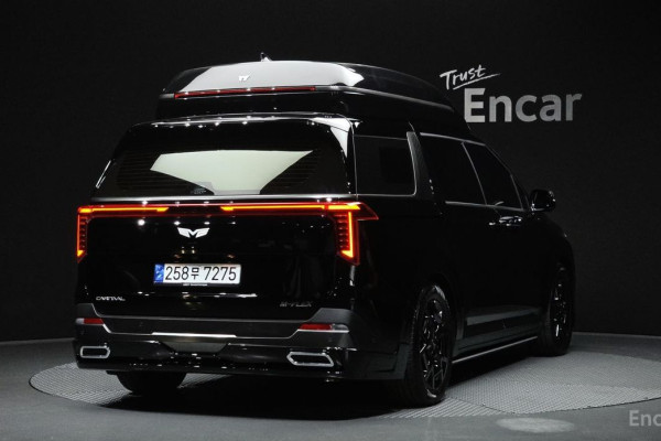 2024 Kia Carnival с пробегом 7 707 км