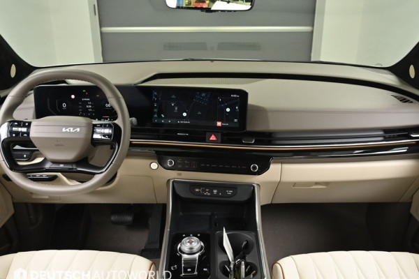 2025 Kia Carnival с пробегом 139 км