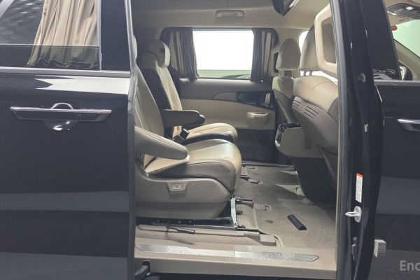 2024 Kia Carnival с пробегом 24 100 км