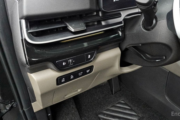 2024 Kia Carnival с пробегом 24 977 км