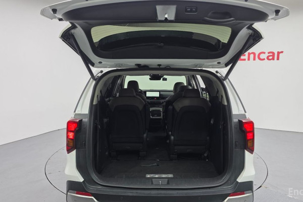 2024 Kia Carnival с пробегом 23 132 км