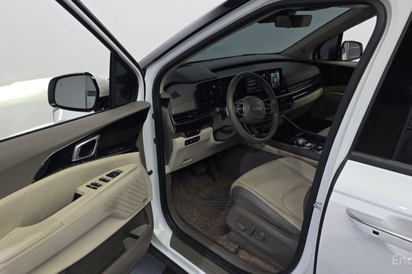 2024 Kia Carnival с пробегом 23 597 км