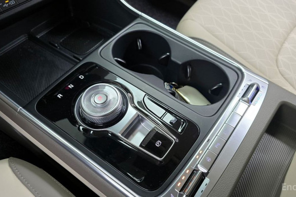 2024 Kia Carnival с пробегом 27 936 км