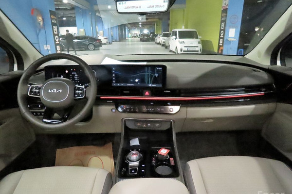 2024 Kia Carnival с пробегом 44 230 км