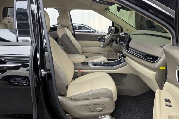 2024 Kia Carnival с пробегом 27 936 км