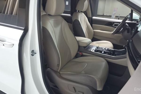 2024 Kia Carnival с пробегом 32 356 км