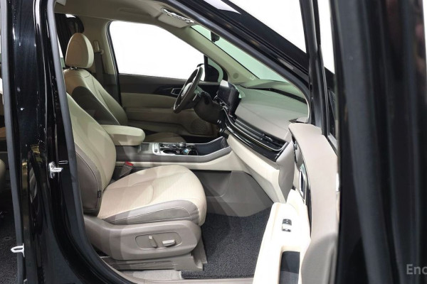 2024 Kia Carnival с пробегом 56 999 км