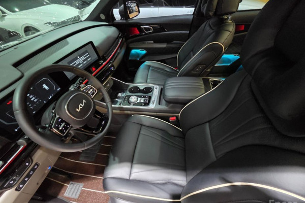 2024 Kia Carnival с пробегом 7 707 км