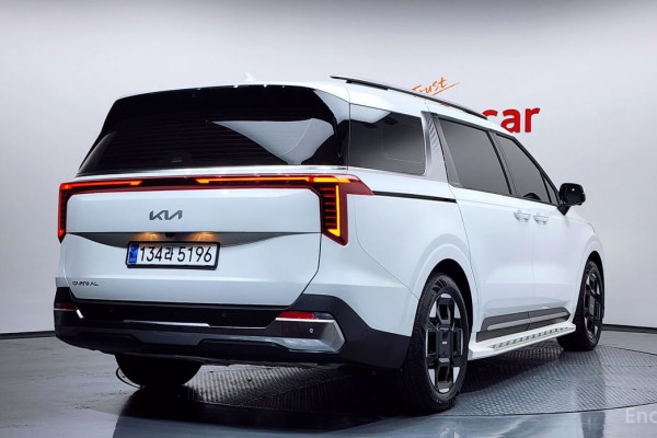 2025 Kia Carnival с пробегом 8 602 км