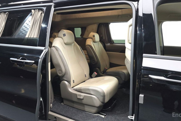 2024 Kia Carnival с пробегом 56 999 км