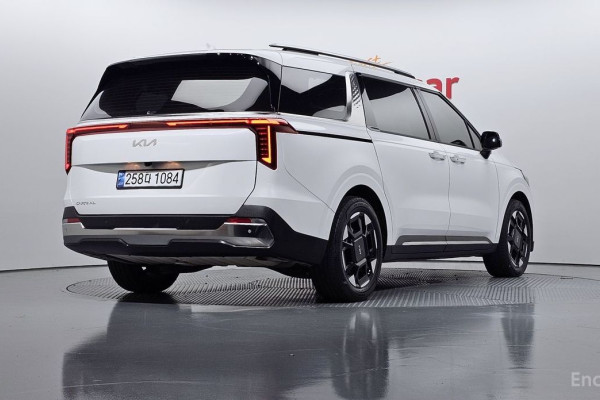 2024 Kia Carnival с пробегом 38 608 км