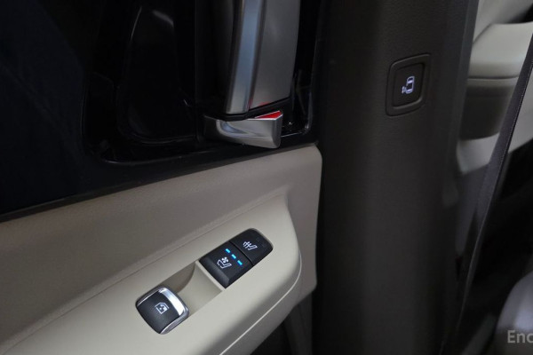 2024 Kia Carnival с пробегом 23 597 км