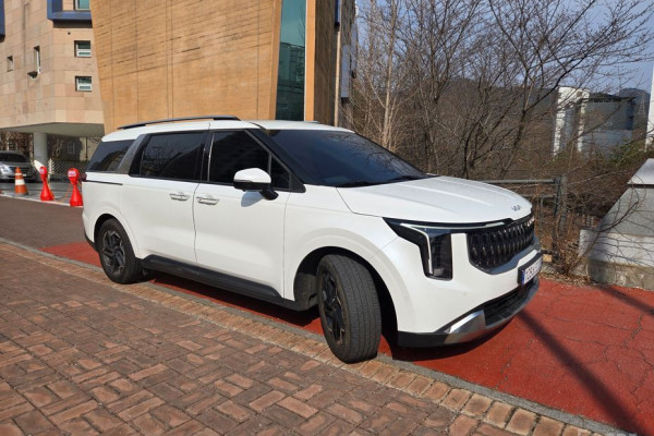 2024 Kia Carnival с пробегом 43 272 км