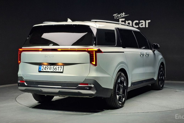 2025 Kia Carnival с пробегом 8 622 км