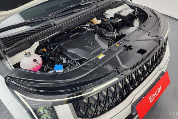 2025 Kia Carnival с пробегом 8 602 км