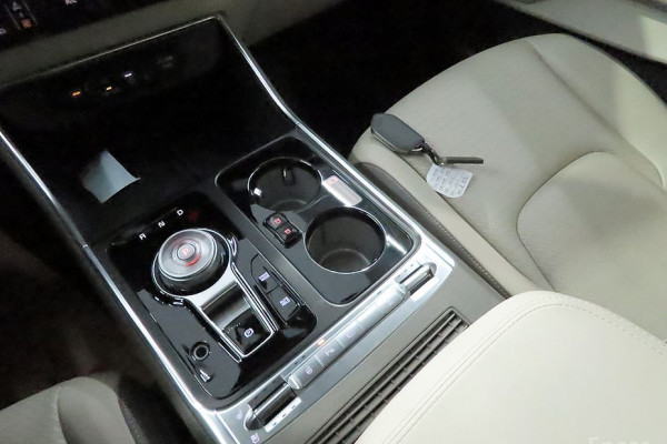 2024 Kia Carnival с пробегом 44 230 км